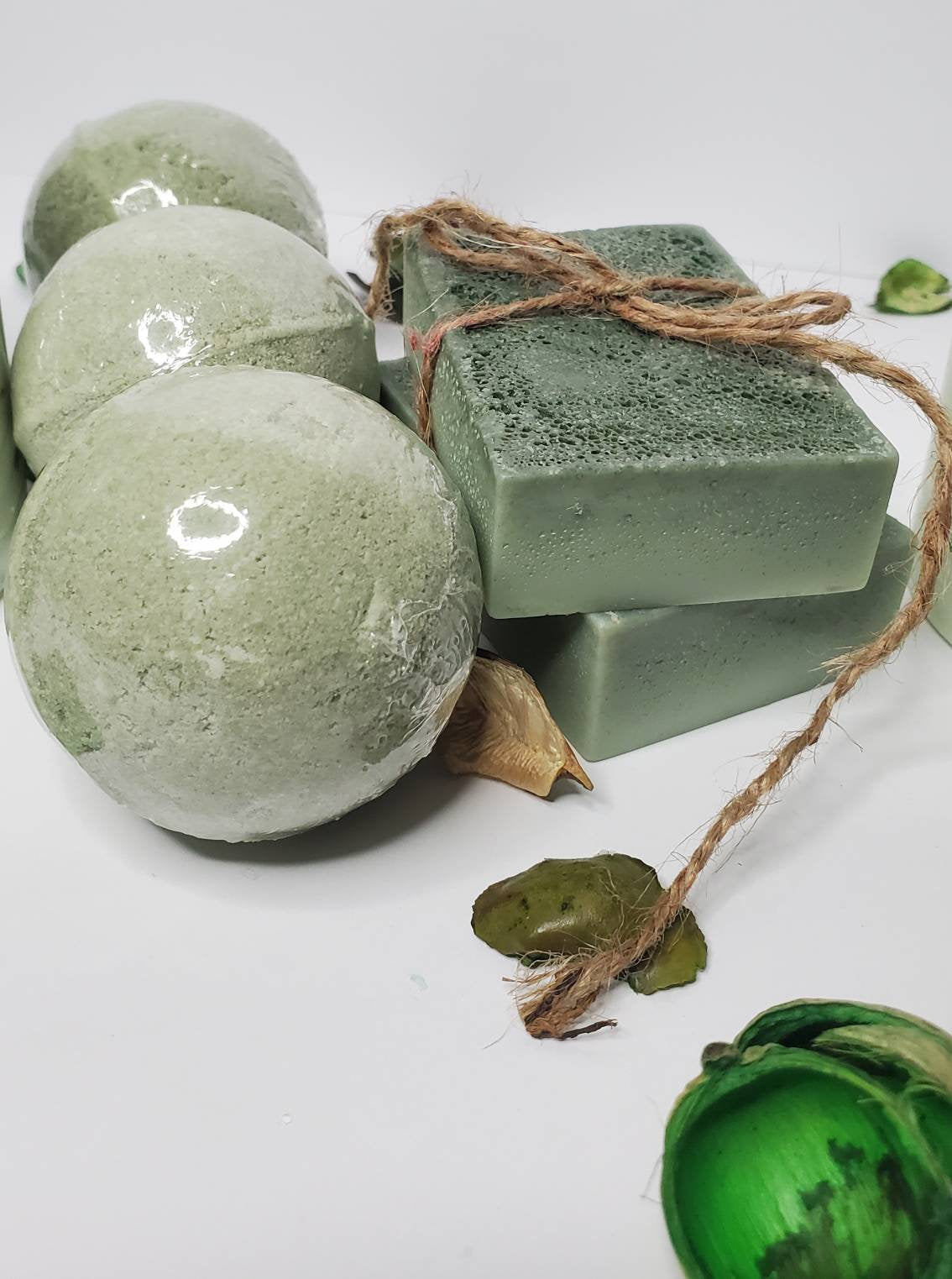 Hemp & Avacado Bath Bomb & Body Butta Set