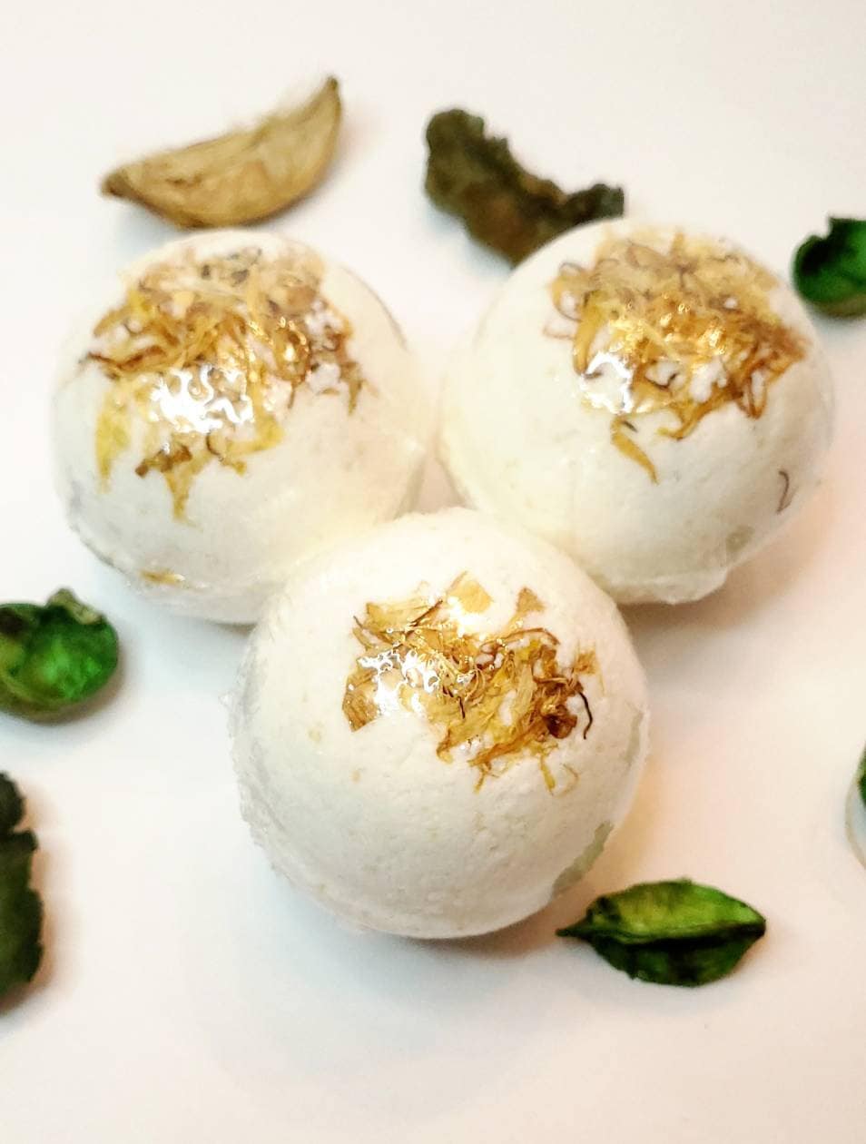 Baeville Herbal Aromatherapy Essential Oil Organic Dried Botanical Bath Bomb Gift Set|